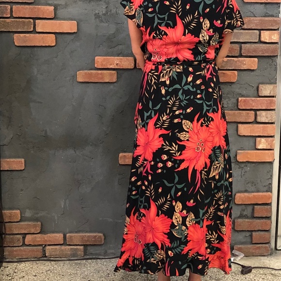 Dress - Picture 7 of 7